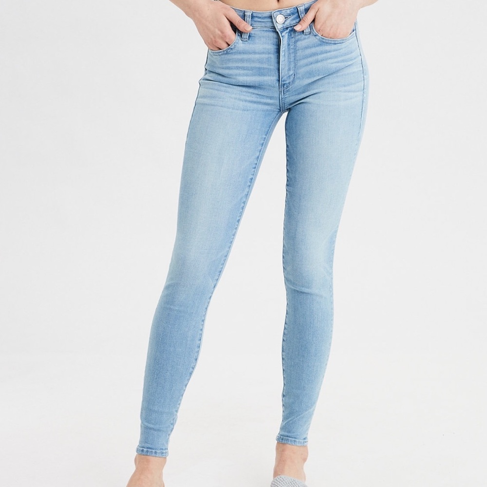 American Eagle light washed jeans